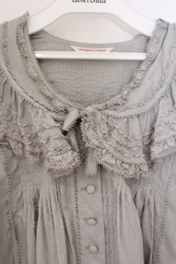 画像2: WONDERFUL WORLD / レースフリルカラータックブラウス  グレー O-26-02-26-041-LO-BL-IG-OS