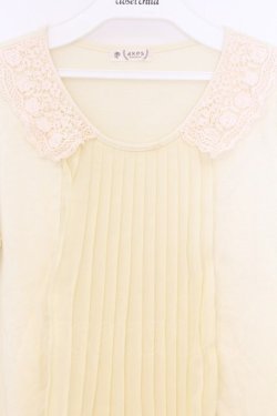 画像2: axes femme / ネックレス付プリーツプルオーバー  イエロー O-26-03-01-015-AX-TO-OW-OS