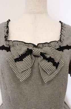 画像2: metamorphose / CL ロイヤルタータンリボンワンピース  クロ×シロ O-26-03-02-015-ME-OP-IG-OS