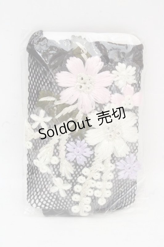 画像1: Hoshibako Works / 花モチーフ刺繍ワッペン付き靴下  クロ O-26-03-07-2004-LO-ZA-IG-ZT651-F001 (1)