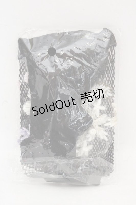 画像3: Hoshibako Works / 花モチーフ刺繍ワッペン付き靴下  クロ O-26-03-07-2004-LO-ZA-IG-ZT651-F001 (3)