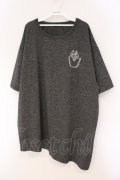 NieR Clothing / 刺繍Tシャツ  グレー O-26-03-10-068-PU-TO-IG-OS