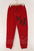 NieR Clothing / プリントスウエットパンツ  レッド ××× O-26-03-10-079-PU-PA-IG-OS