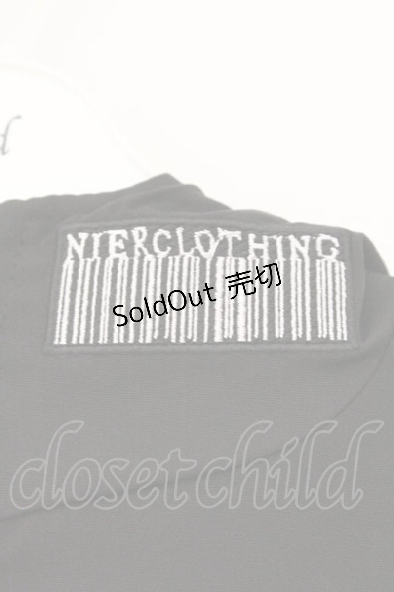 画像2: NieR Clothing / 裾フリルZIP OUTER【DESIGN刺繍】パーカー  ブラック O-26-03-10-095-PU-TO-IG-ZT526 (2)
