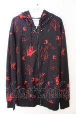 画像1: NieR Clothing / 転写ジップパーカー F ブラック×レッド折り鶴柄 O-26-03-11-044-PU-BL-OW-OS (1)