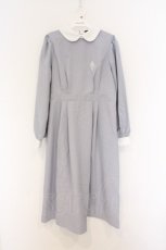 画像1: NieR Clothing / 配色襟付きパワーショルダーワンピース F ブルーグレー×ホワイト O-26-03-13-039-PU-OP-OW-ZT551 (1)