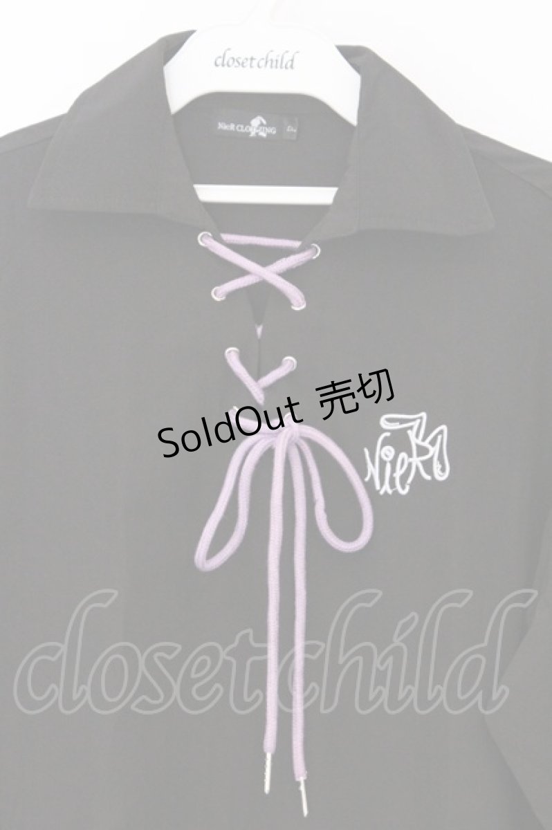 画像2: NieR Clothing / 刺繍入りレースアップシャツ F ブラック×パープル O-26-03-13-046-PU-BL-OW-OS (2)