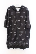 画像1: NieR Clothing / プリントカットソー F ブラック×1つ目モンスター O-26-03-13-055-PU-TO-OW-OS (1)