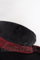 画像2: axes femme / 配色リボンベロアハット 57.5cm クロ×ワイン O-26-03-13-1046-AX-AC-OW-ZTK048 (2)