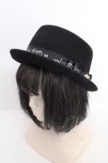 axes femme / プリントリボンポークパイハット  クロ O-26-03-13-1009-AX-AC-IG-OS