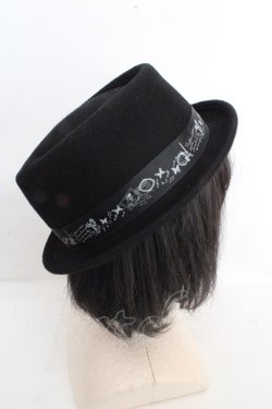 画像4: axes femme / プリントリボンポークパイハット  クロ O-26-03-13-1009-AX-AC-IG-OS