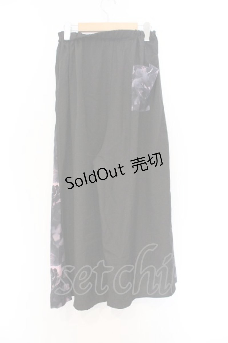 画像3: NieR Clothing / サイド柄切替ワイドパンツ F ブラック×ピンク花柄 O-26-03-13-008-PU-PA-OW-OS (3)