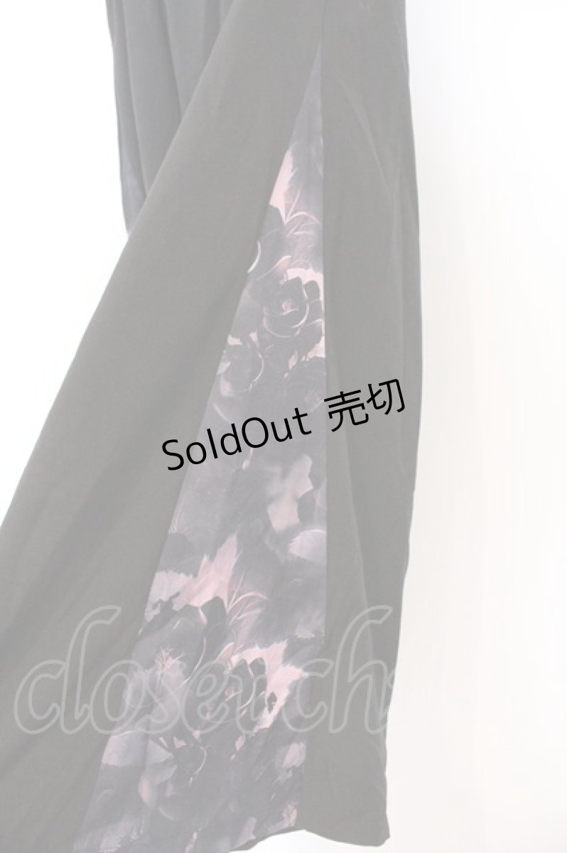 画像2: NieR Clothing / サイド柄切替ワイドパンツ F ブラック×ピンク花柄 O-26-03-13-010-PU-PA-OW-OS (2)