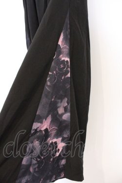 画像2: NieR Clothing / サイド柄切替ワイドパンツ F ブラック×ピンク花柄 O-26-03-13-010-PU-PA-OW-OS