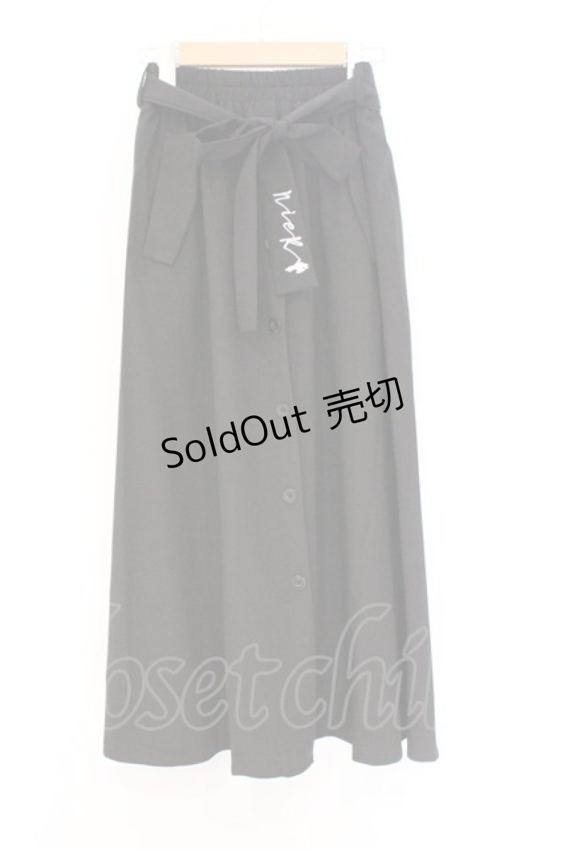 画像1: NieR Clothing / ボタン配色スカート F ブラック O-26-03-13-018-PU-SK-OW-OS (1)