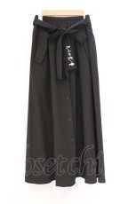 画像1: NieR Clothing / ボタン配色スカート F ブラック O-26-03-13-018-PU-SK-OW-OS (1)