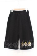 NieR Clothing / 刺繍入りハーフパンツ F ブラック×見ざる聞かざる言わざるミケ O-26-03-13-020-PU-PA-OW-OS