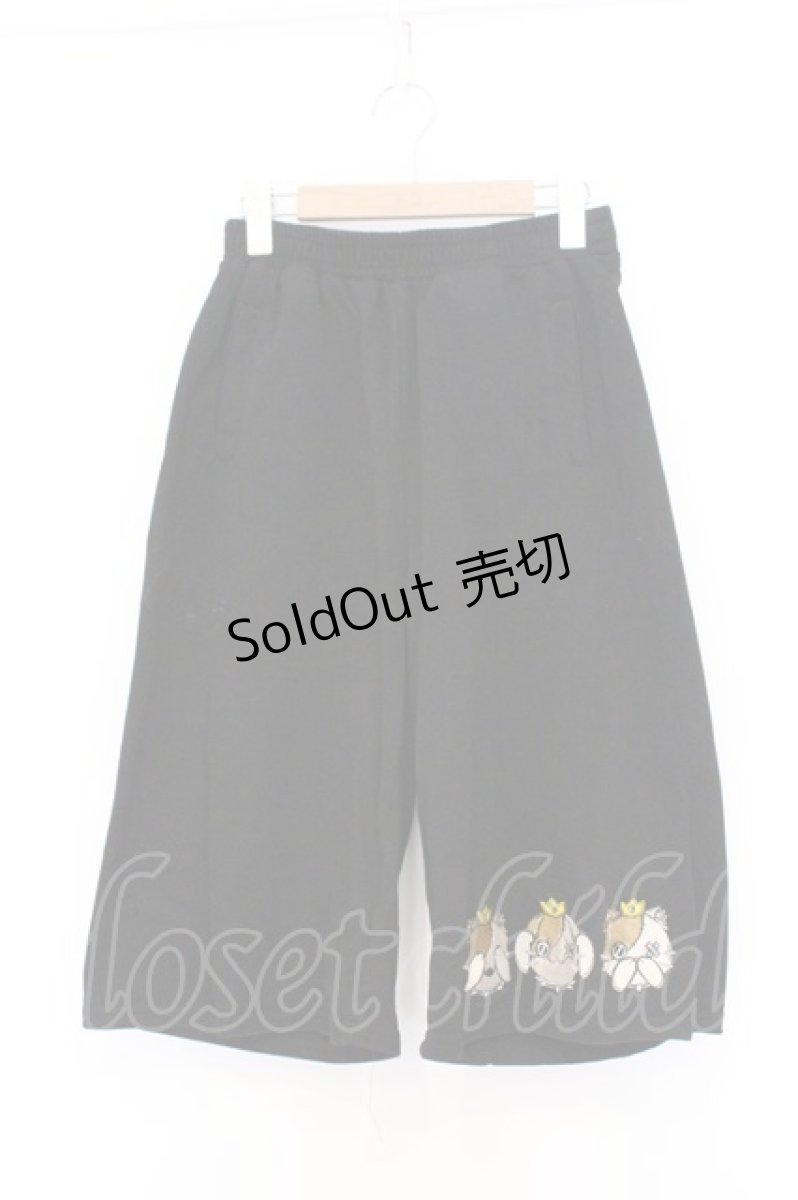 画像1: NieR Clothing / 刺繍入りハーフパンツ F ブラック×見ざる聞かざる言わざるミケ O-26-03-13-020-PU-PA-OW-OS (1)