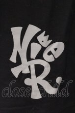 画像2: NieR Clothing / ハトメデザインプルオーバー F ブラック O-26-03-13-029-PU-TO-OW-OS (2)