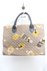 画像1: KANEKO ISAO / パフューム柄キルトトートバッグ  ベージュ×グレー O-26-03-14-003-EL-BG-IG-ZT273 (1)