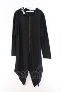 NieR Clothing / プリントロングパーカー  ブラック O-26-03-14-1035-PU-TO-IG-OS