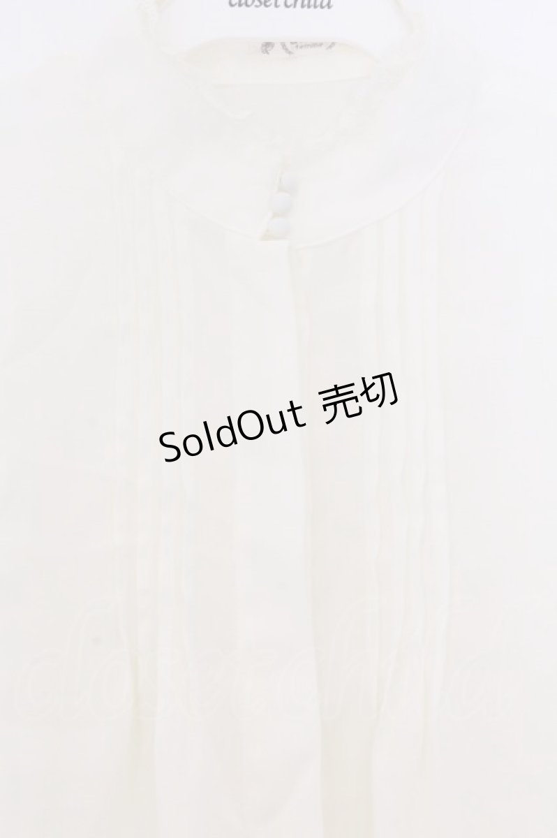 画像2: axes femme / ブローチ付スタンドカラーブラウス【ブローチ欠品】  オフシロ O-26-03-14-1085-AX-BL-IG-OS (2)