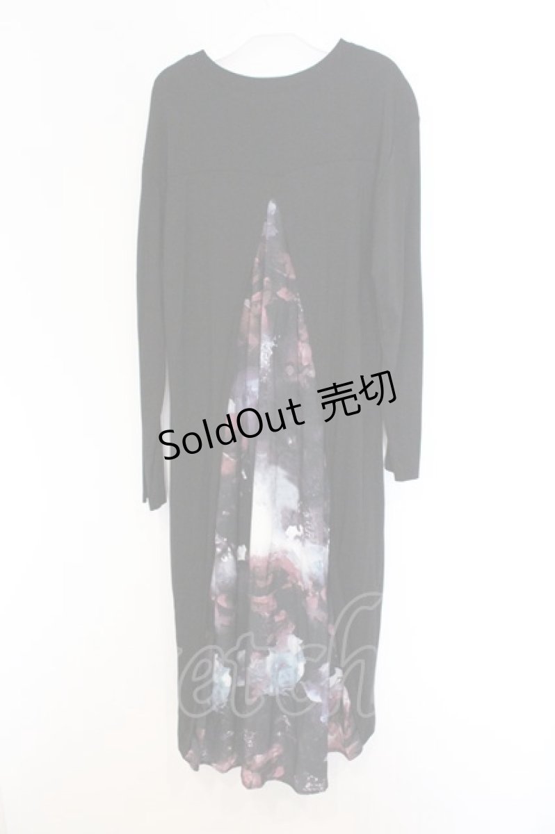 画像2: NieR Clothing / BACK ROSEマキシ丈ワンピース  ブラック×アーティステックローズ柄 O-26-03-14-1033-PU-OP-IG-ZT497 (2)