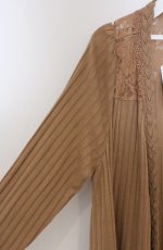 画像2: axes femme / 三つ編みデザインリブトッパー M キャメル O-26-03-16-041-AX-TO-IG-OS (2)