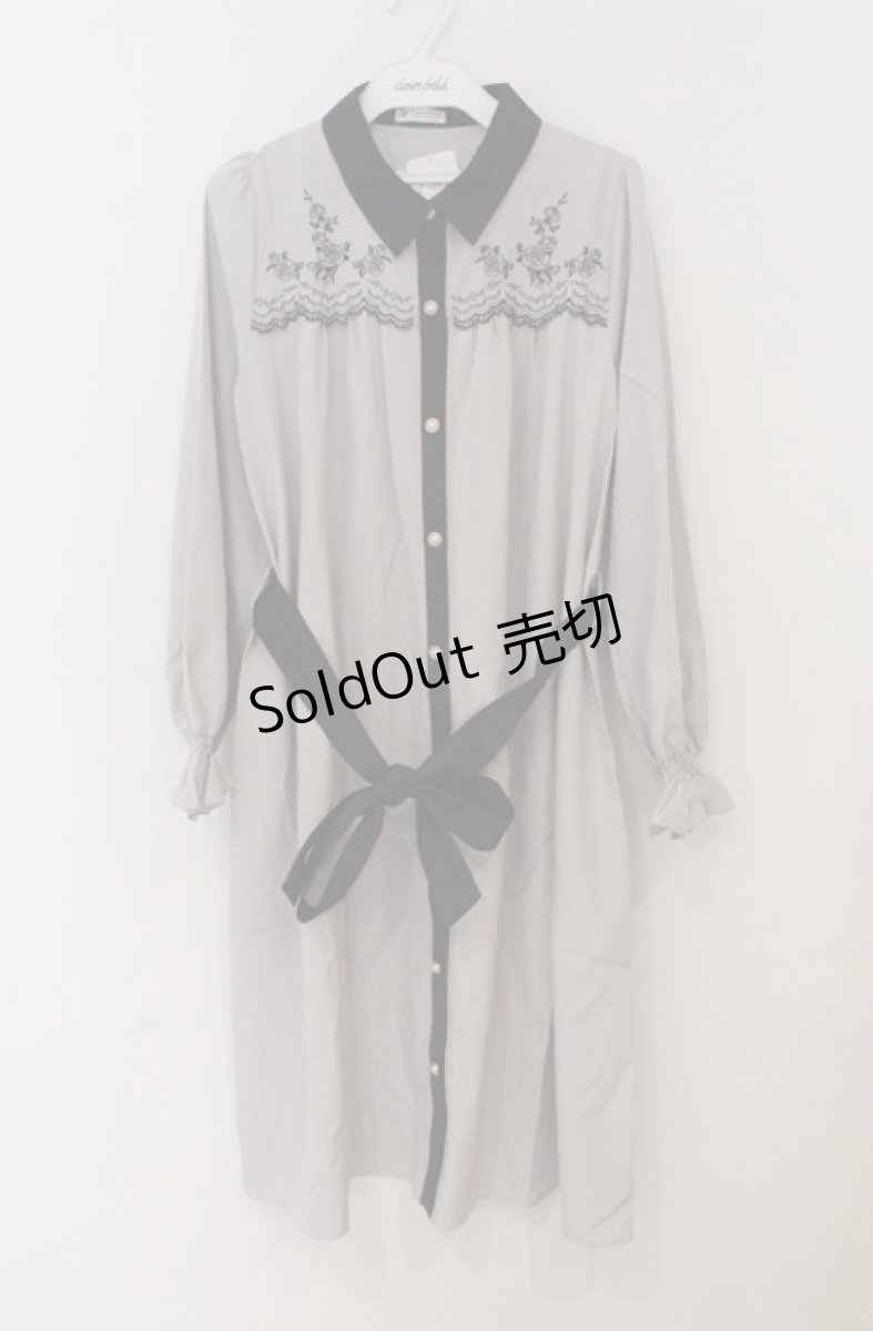 画像1: axes femme / ヨークバラ刺繍ワンピース M グレー×ネイビー O-26-03-16-046-AX-OP-IG-OS (1)