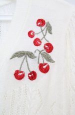 画像2: axes femme POETIQUE / チェリー刺繍ニットカーディガン M オフシロ O-26-03-18-004-AX-TO-IG-OS (2)