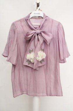画像1: axes femme / 紫陽花装飾リボンブラウスプルオーバー  ラベンダー O-26-03-18-044-AX-TO-IG-OS