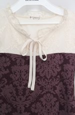 画像2: axes femme / オーナメントジャカードプルオーバー F ワイン×アイボリー O-26-03-18-053-AX-TO-IG-OS (2)