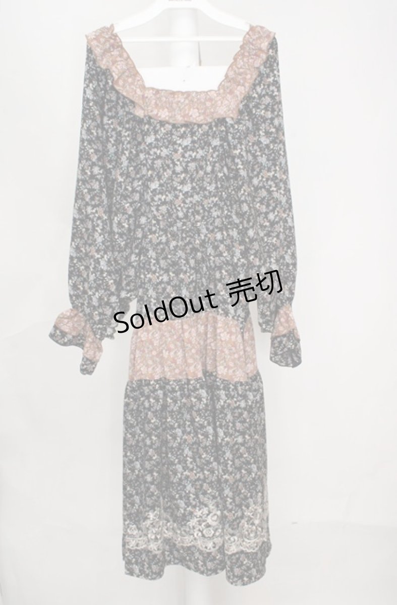 画像1: axes femme NOSTALGIE / 小花切替裾刺繍ワンピース  クロ×ブラウン O-26-03-18-074-AX-OP-IG-ZI (1)