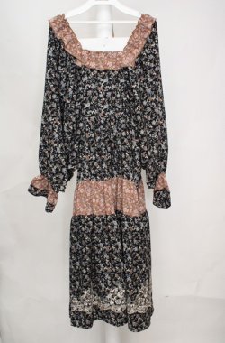 画像1: axes femme NOSTALGIE / 小花切替裾刺繍ワンピース  クロ×ブラウン O-26-03-18-074-AX-OP-IG-OS