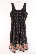 画像4: axes femme / Mulhouse Collection フラワーパネル柄イレヘムワンピース  クロ O-26-03-23-039-AX-OP-IG-OS (4)