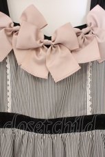 画像2: axes femme POETIQUE / リボンデコレーションワンピース  クロ×シロ×ピンク O-26-03-23-028-AX-OP-IG-OS (2)