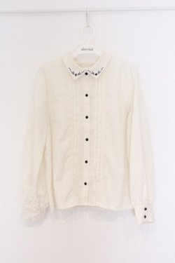 画像1: axes femme POETIQUE / 刺繍襟タックブラウス M アイボリー O-26-03-25-016-AX-BL-YM-OS