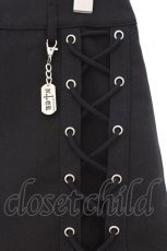 画像2: NieR Clothing / DOUBLE BELT BRAID BLACK SKIRT【ロゴチャーム付き】 スカート  ブラック O-26-03-27-022-PU-SK-IG-ZT037 (2)