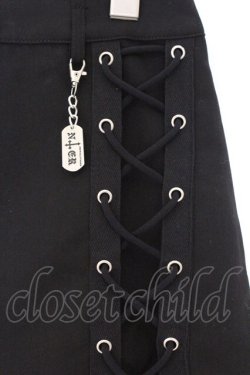 画像2: NieR Clothing / DOUBLE BELT BRAID BLACK SKIRT【ロゴチャーム付き】 スカート  ブラック O-26-03-27-022-PU-SK-IG-OS