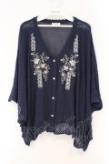 axes femme / レース×ローズ刺繍ポンチョ F ネイビー O-26-03-29-086-AX-TO-YM-OS