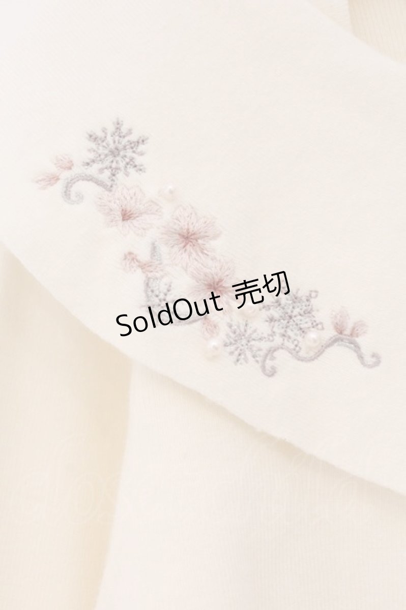 画像2: axes femme / 雪桜刺繍オフショル風ニット  オフシロ O-26-03-31-036-AX-TO-IG-ZT657 (2)