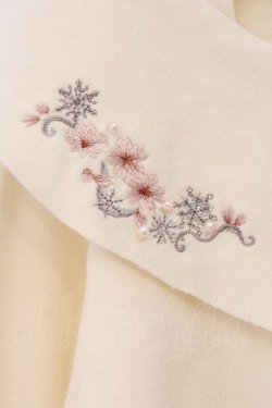 画像2: axes femme / 雪桜刺繍オフショル風ニット  オフシロ O-26-03-31-036-AX-TO-IG-OS