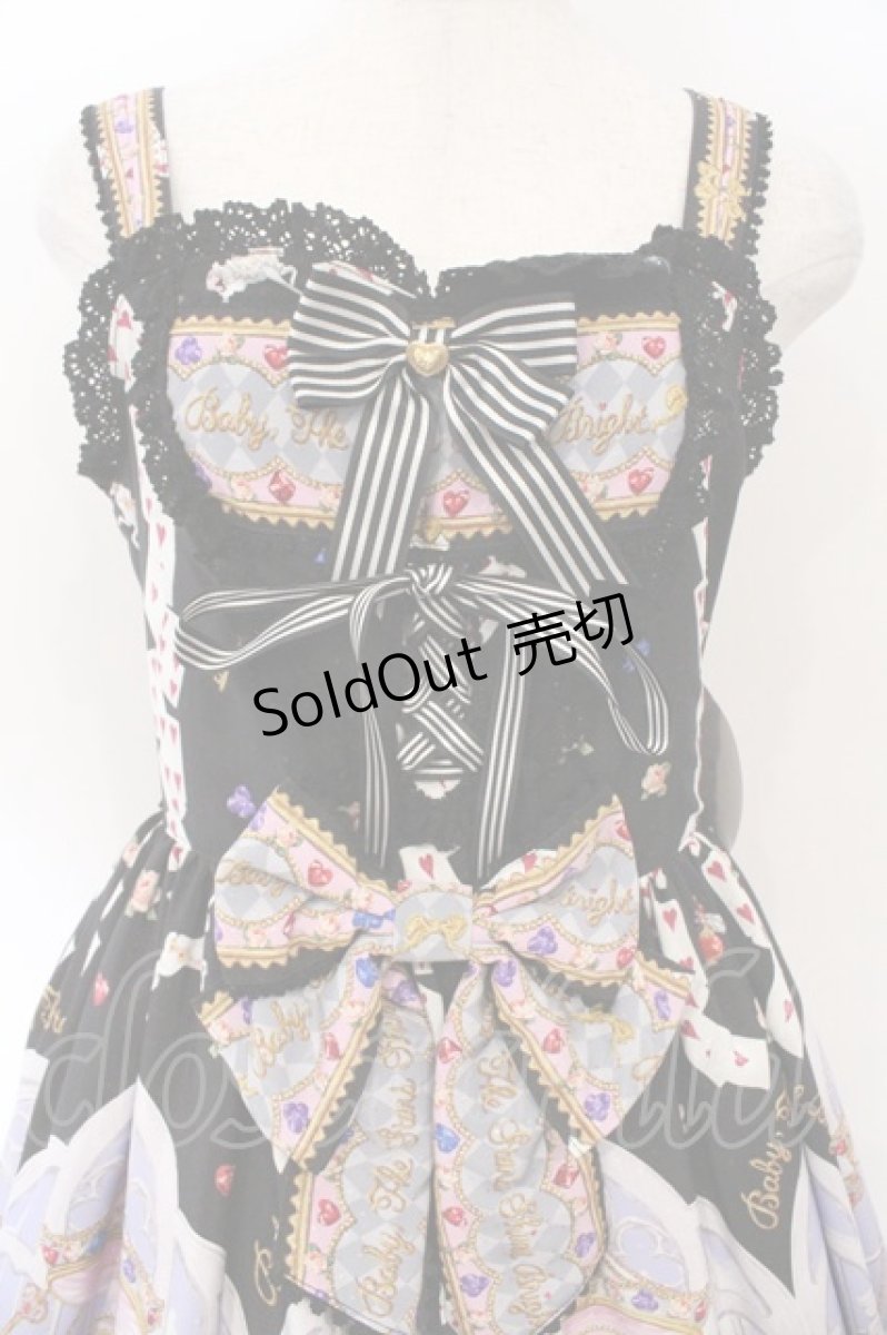 画像2: BABY,THE STARS SHINE BRIGHT / Alice in the Crystal Palace柄Heartジャンパースカート  クロ O-26-04-01-046-BA-OP-IG-OS (2)