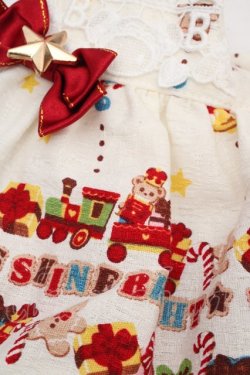 画像2: BABY,THE STARS SHINE BRIGHT / くみゃちゃんのDokiDoki Christmas Party柄くみゃちゃんジャンパースカート  オフシロ O-26-04-01-019-BA-ZA-IG-OS