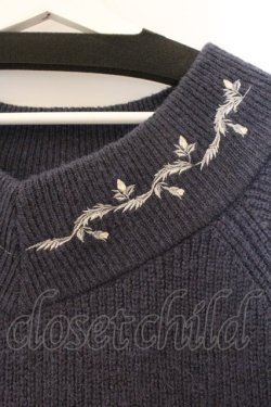画像2: an another angelus / ローズ刺繍オフショルニットプルオーバー F ネイビー O-26-04-04-048-CA-TO-OW-OS