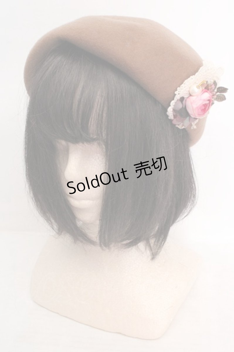 画像1: axes femme / コサージュ付きフェルトベレー帽  キャメル O-26-04-04-1021-AX-AC-IG-ZT709 (1)
