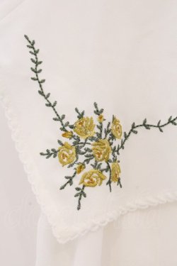 画像2: an another angelus / スクエアケープ衿ローズ刺繍ブラウス  オフシロ O-26-04-04-007-CA-BL-IG-OS