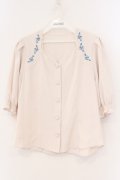 an another angelus / ダイヤ開きローズ刺繍ブラウス  アイボリー O-26-04-04-003-CA-BL-IG-OS