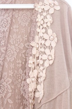 画像2: axes femme / バックレースロングカーディガン  ピンクベージュ O-26-04-05-113-AX-TO-IG-OS