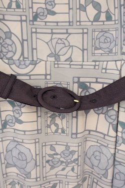 画像2: Fi.n.t / ローズステンドグラス柄ジャンパースカート  ベージュ O-26-04-06-107-CA-OP-IG-OS